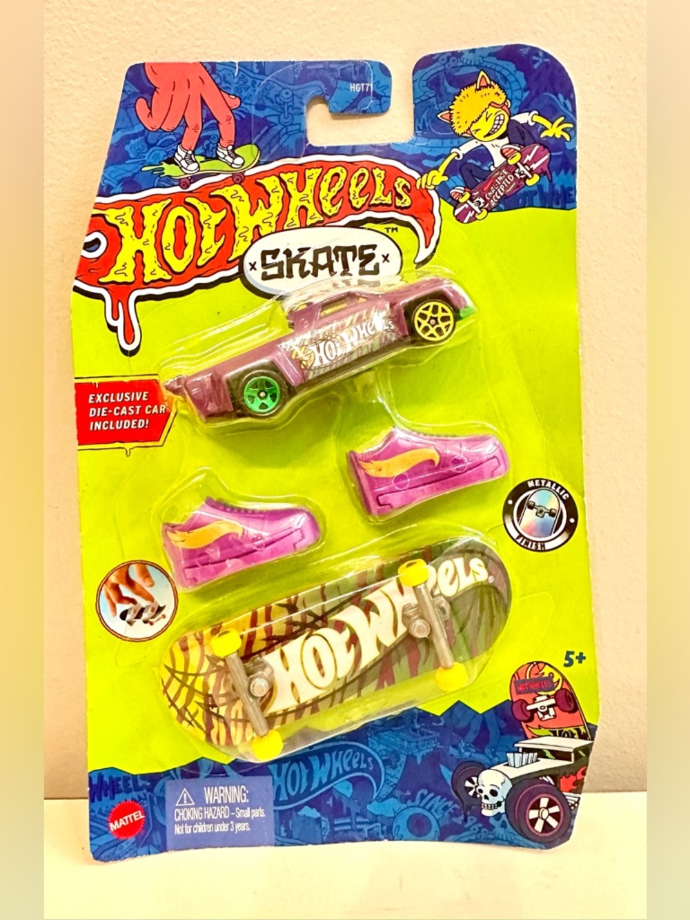 Hot Wheels Skate Tony Hawk "Feline Risky" Collector Set Board/Shoes/Die Cast Car